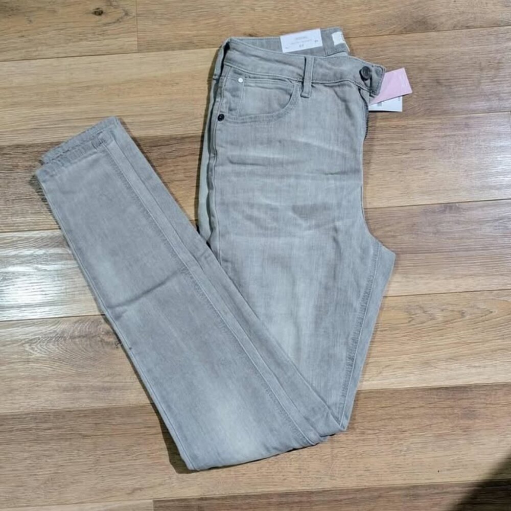 **3/$16 SALE - NWT Denim Jeggings Women's Size 7